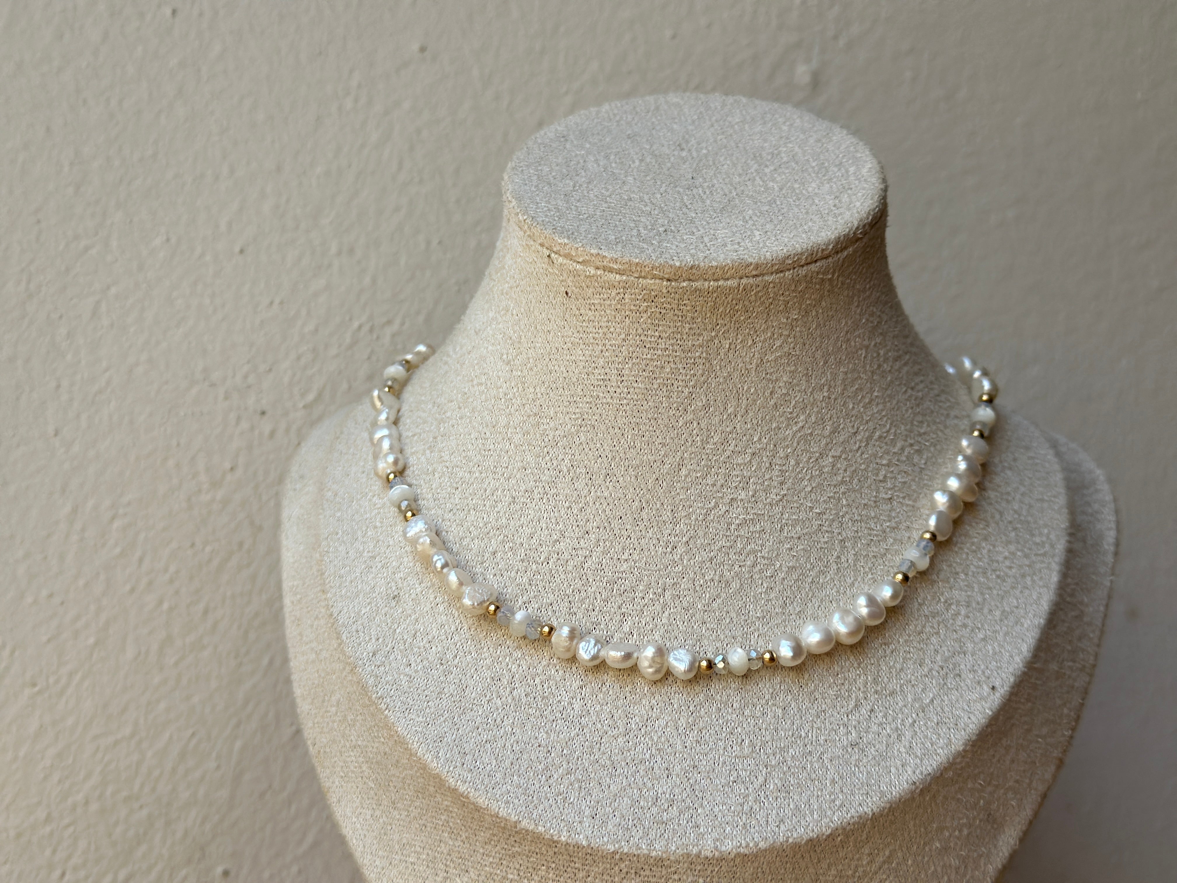 White pearl necklace (Aline) - Hilweh Market