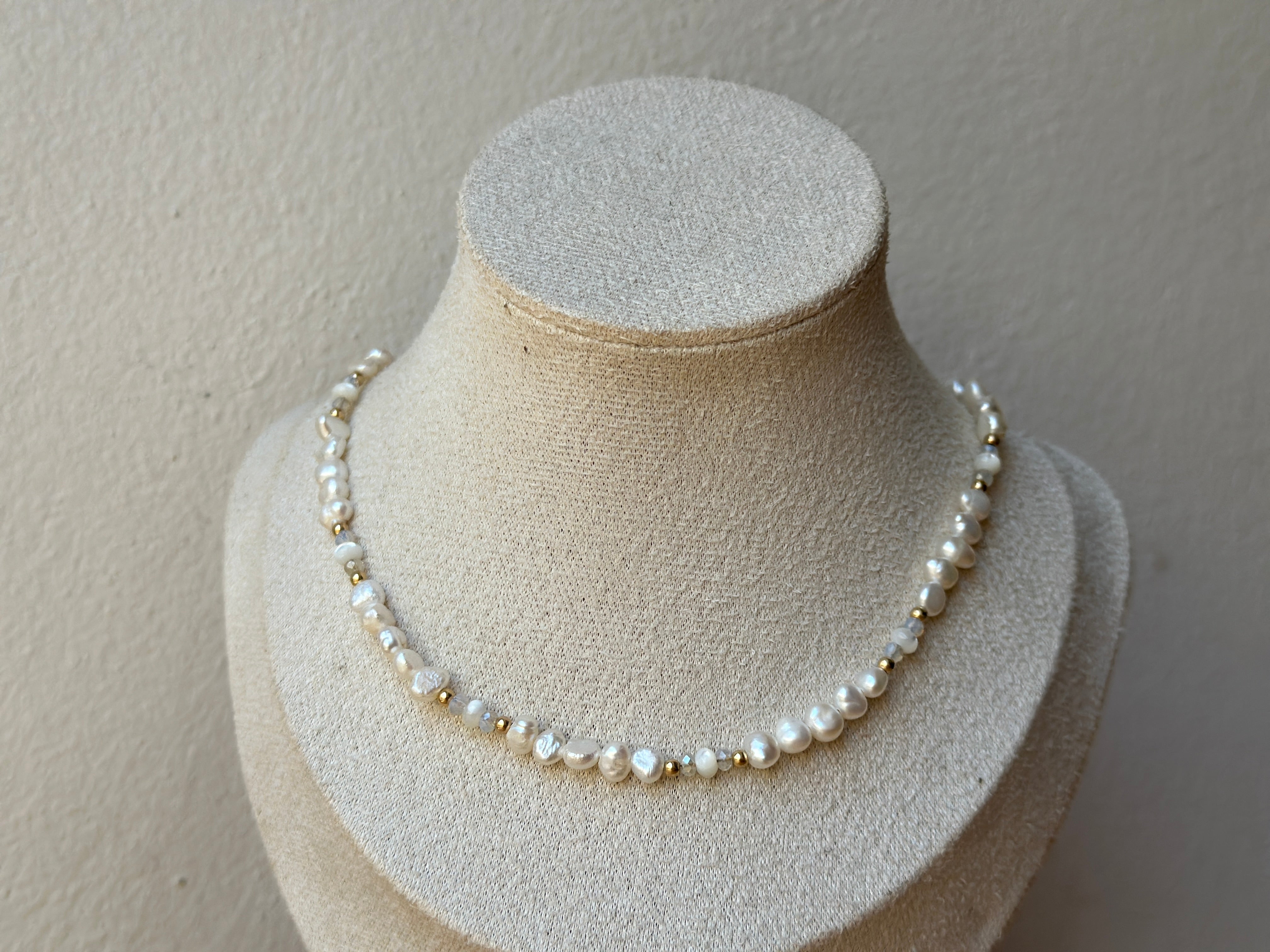 White pearl necklace (Aline) - Hilweh Market
