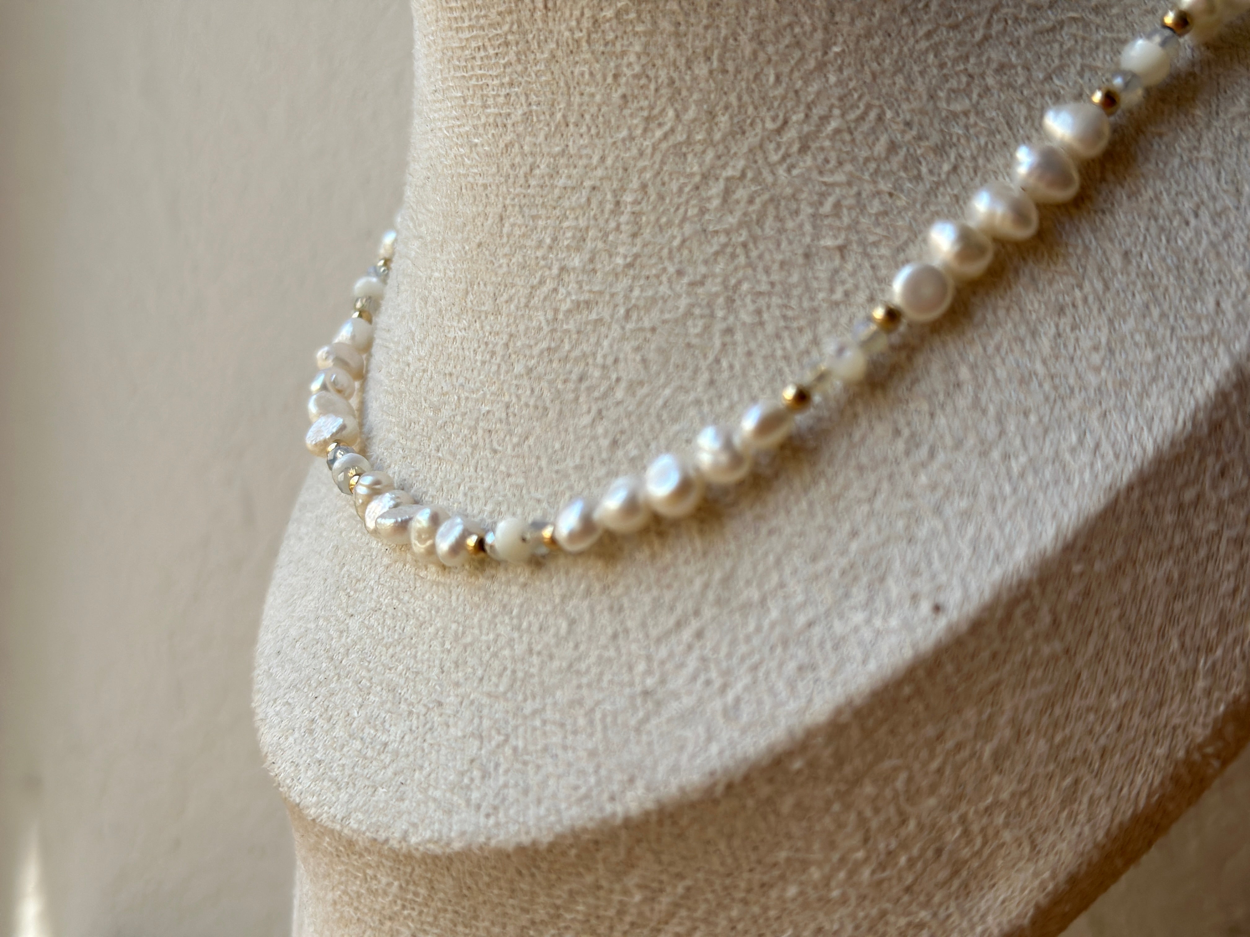 White pearl necklace (Aline) - Hilweh Market