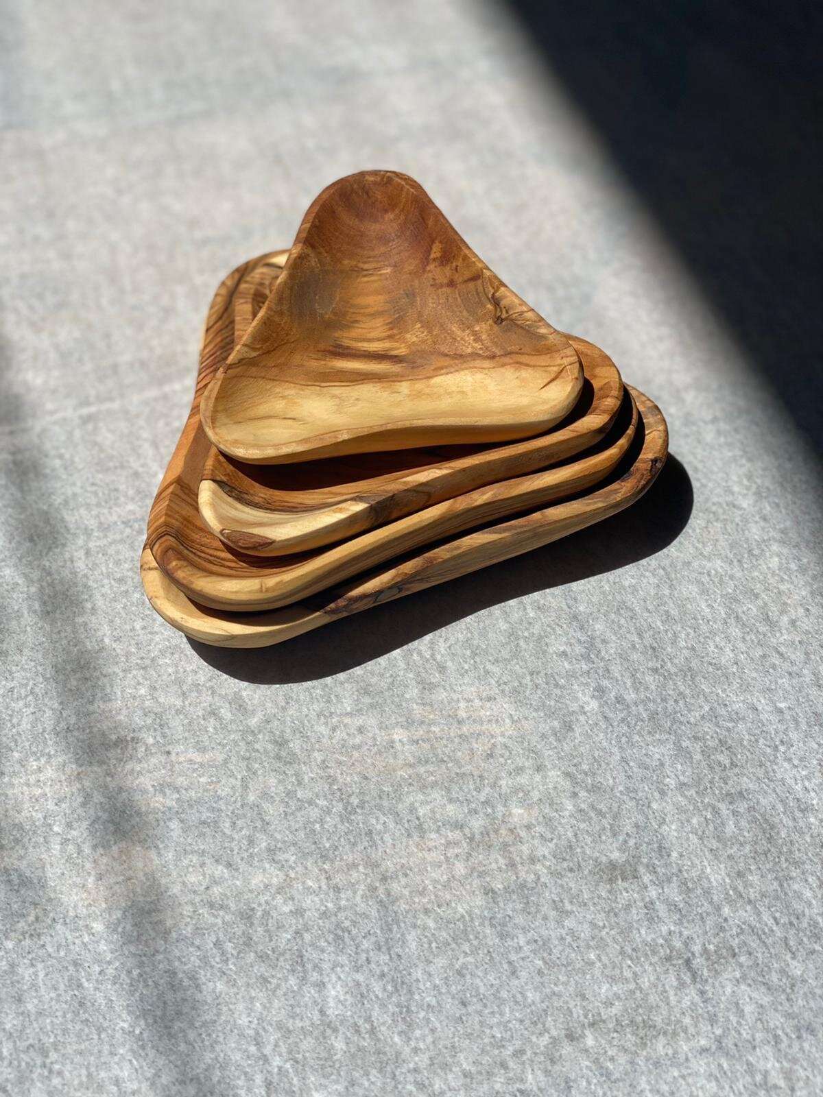 Set of Olive Wood Plates (more styles) - Hilweh Market