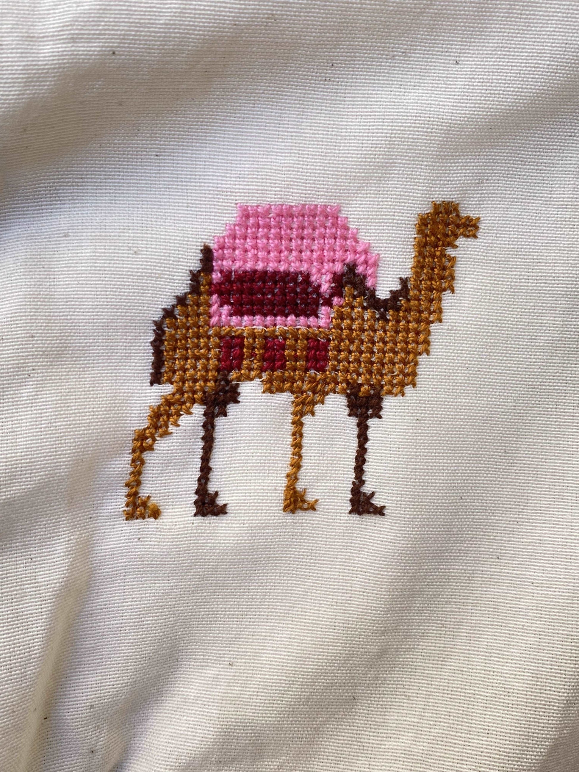 Embroidered-Camel-Tote-Bag-pink