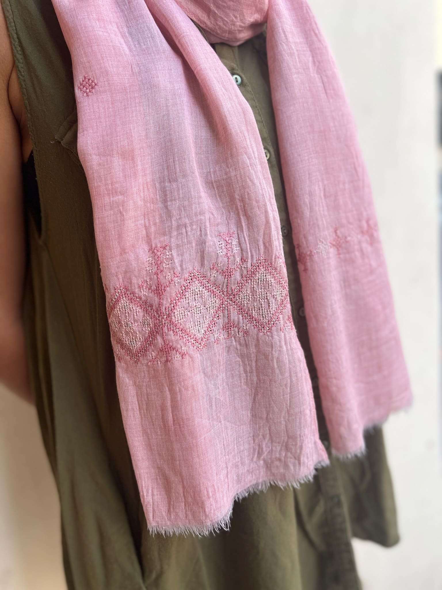 Embroidered linen scarf - Hilweh Market