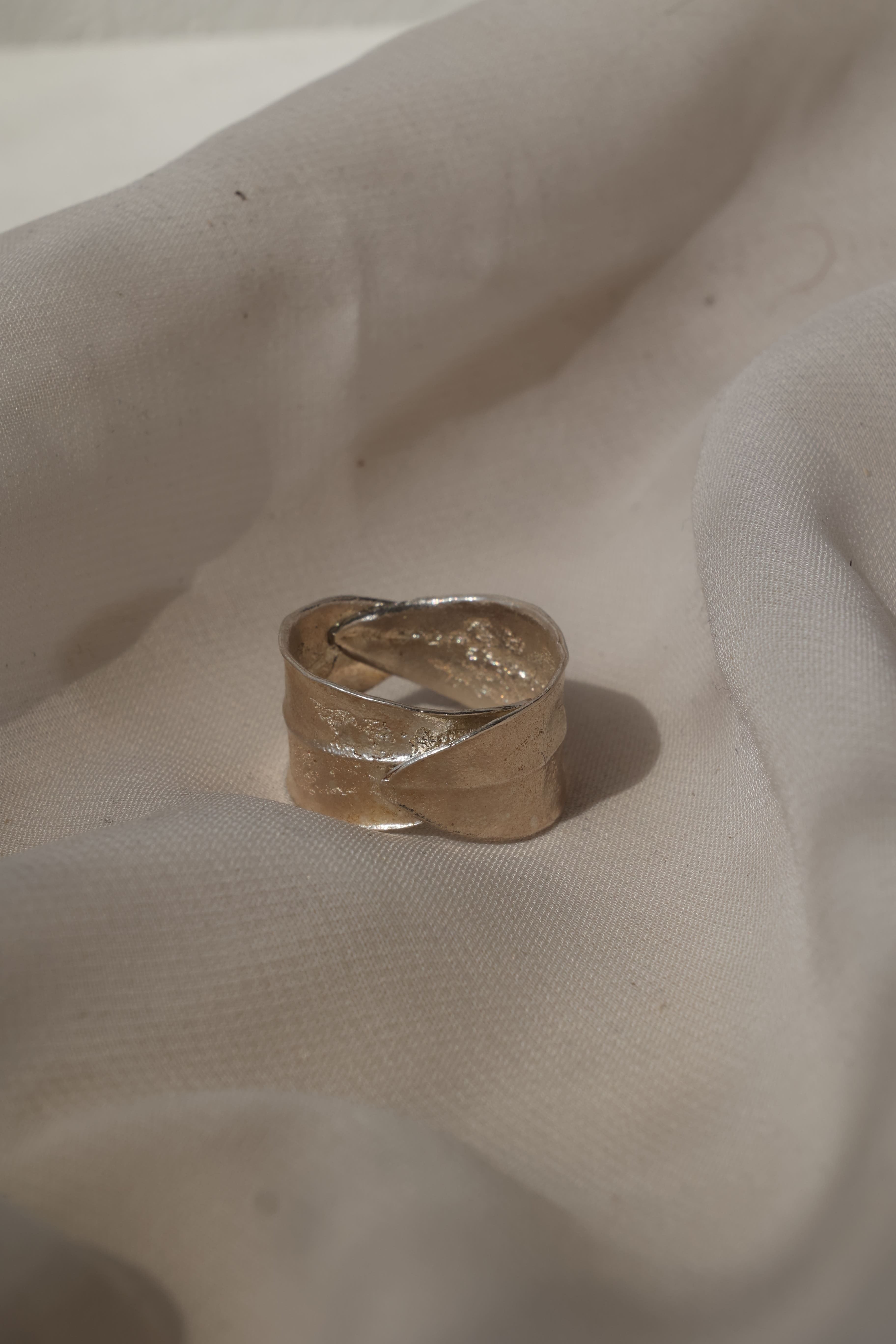 Olive-leaf-silver-ring-band-nadia
