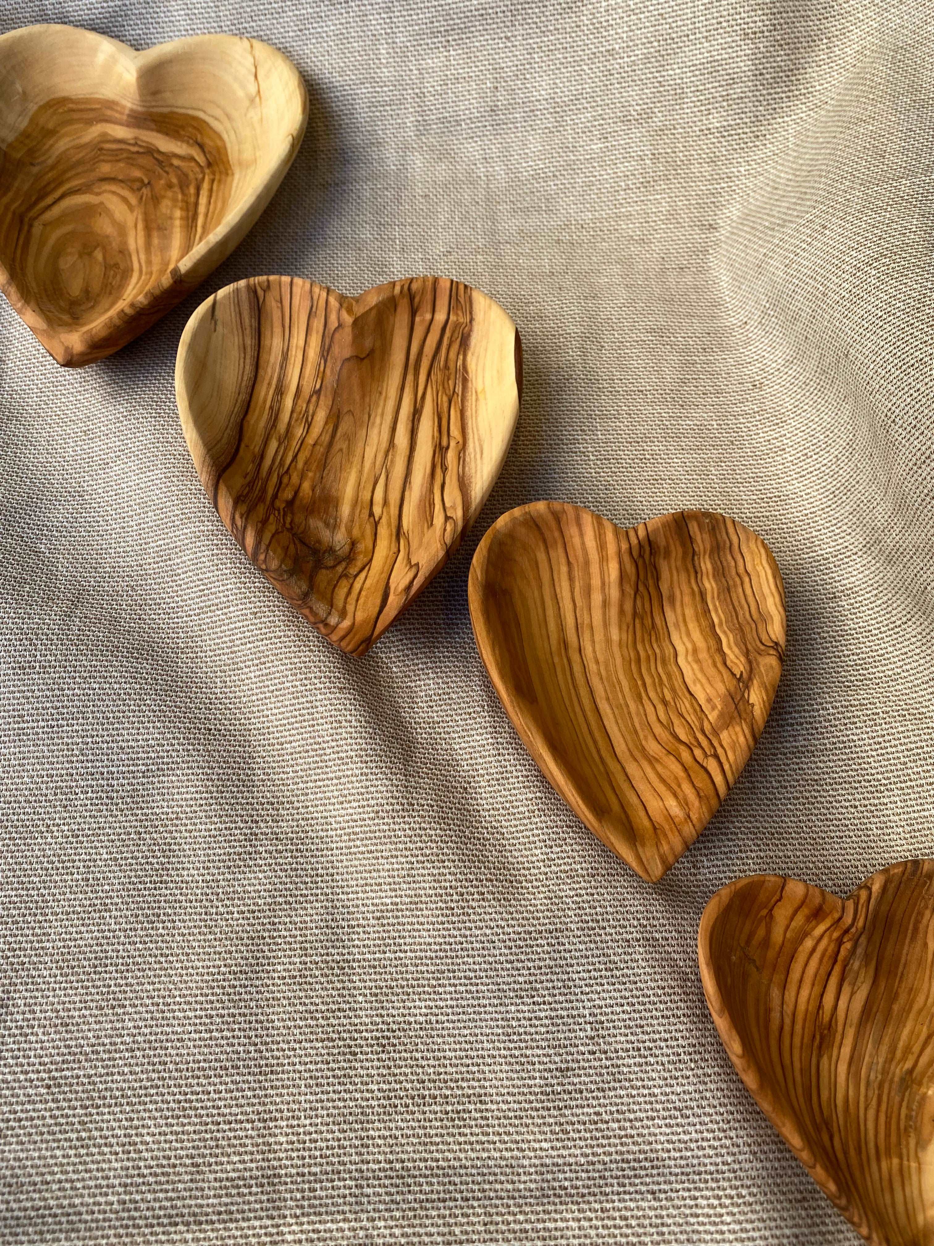 Stacked set of olive wood plates - Hilweh Market