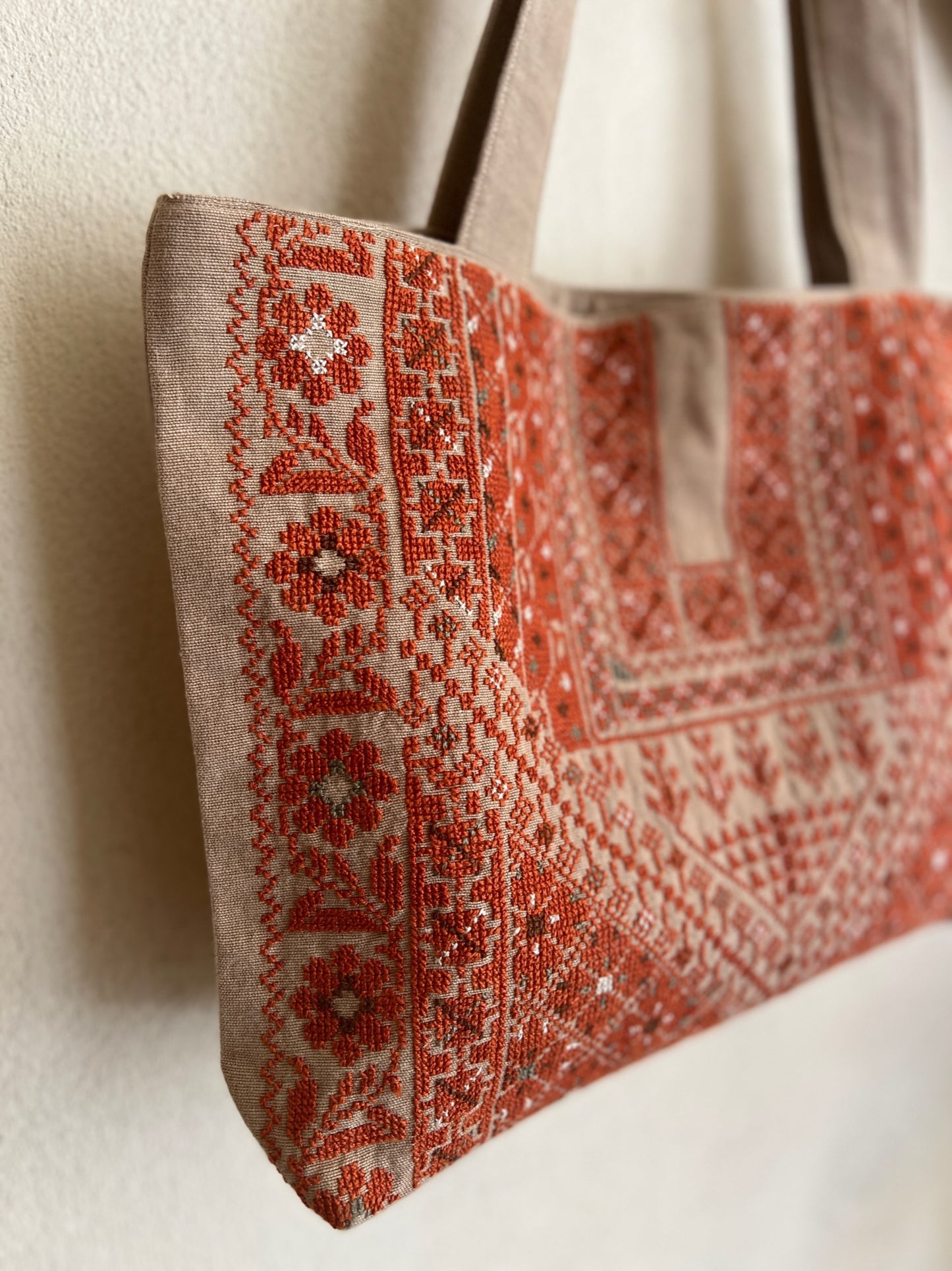 Emroidered linen handbags - Hilweh Market