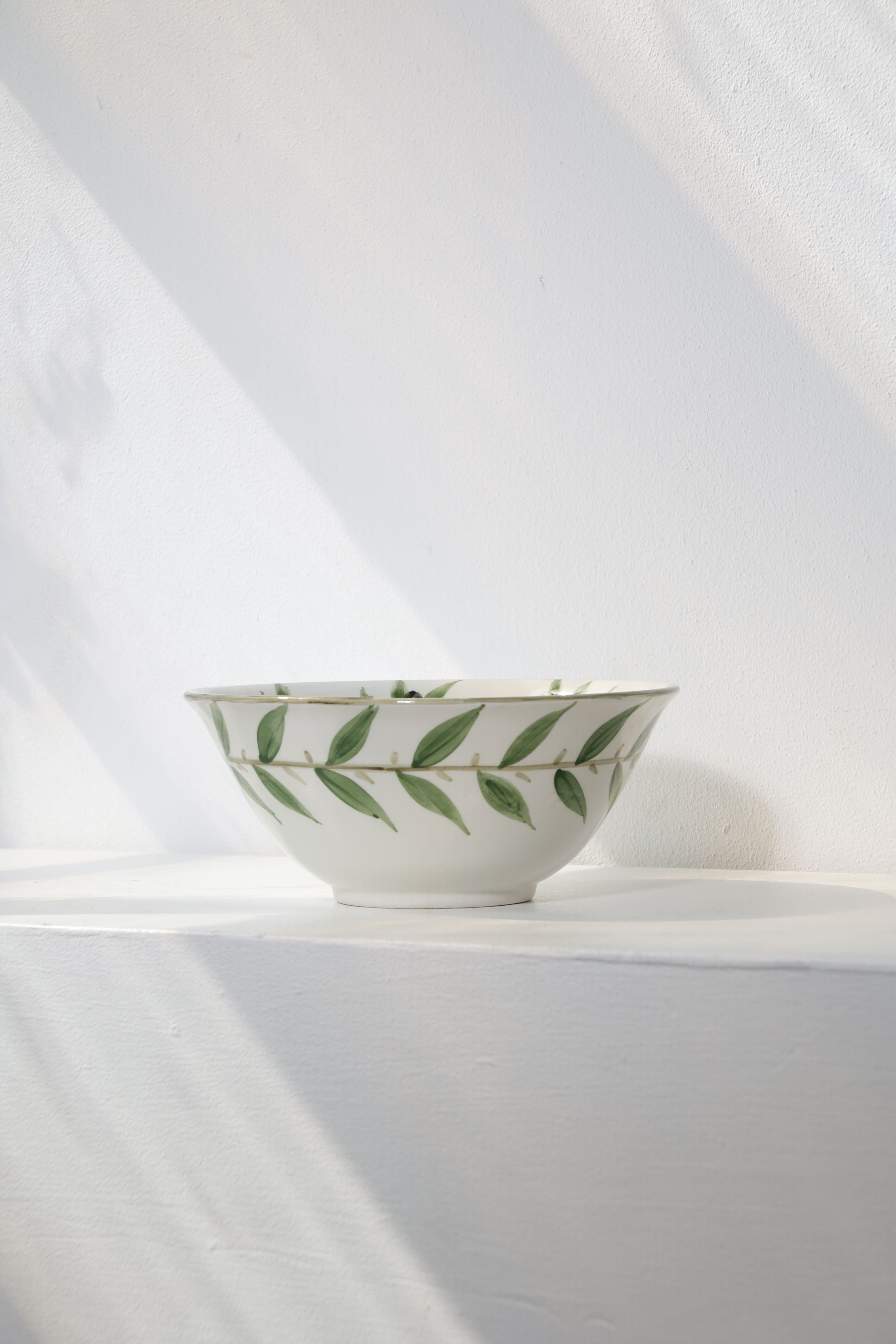nisf-jbeil-ceramic-olive-leaf-bowl