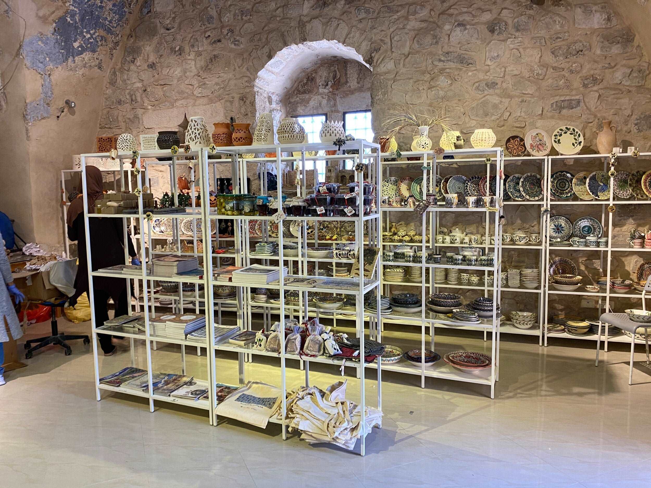 nisf-jbeil-nablus-palestine-ceramic-women-copperative