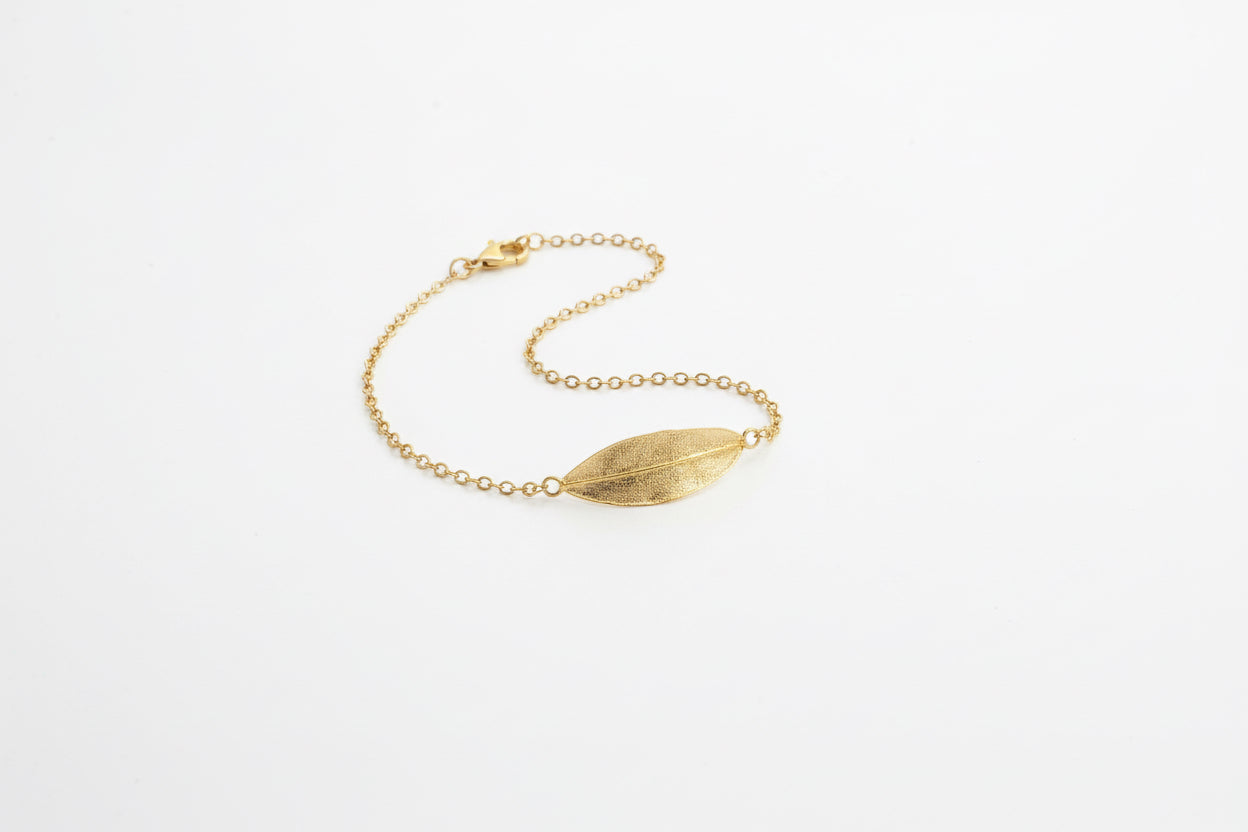 Blossom Water & Hibiscus Candle - Hilweh Market