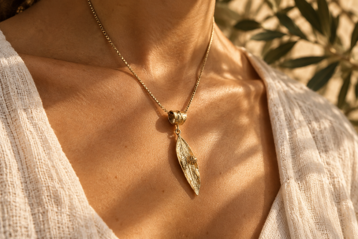 Intricate Olive Leaf Gold Necklace - Hilweh Market