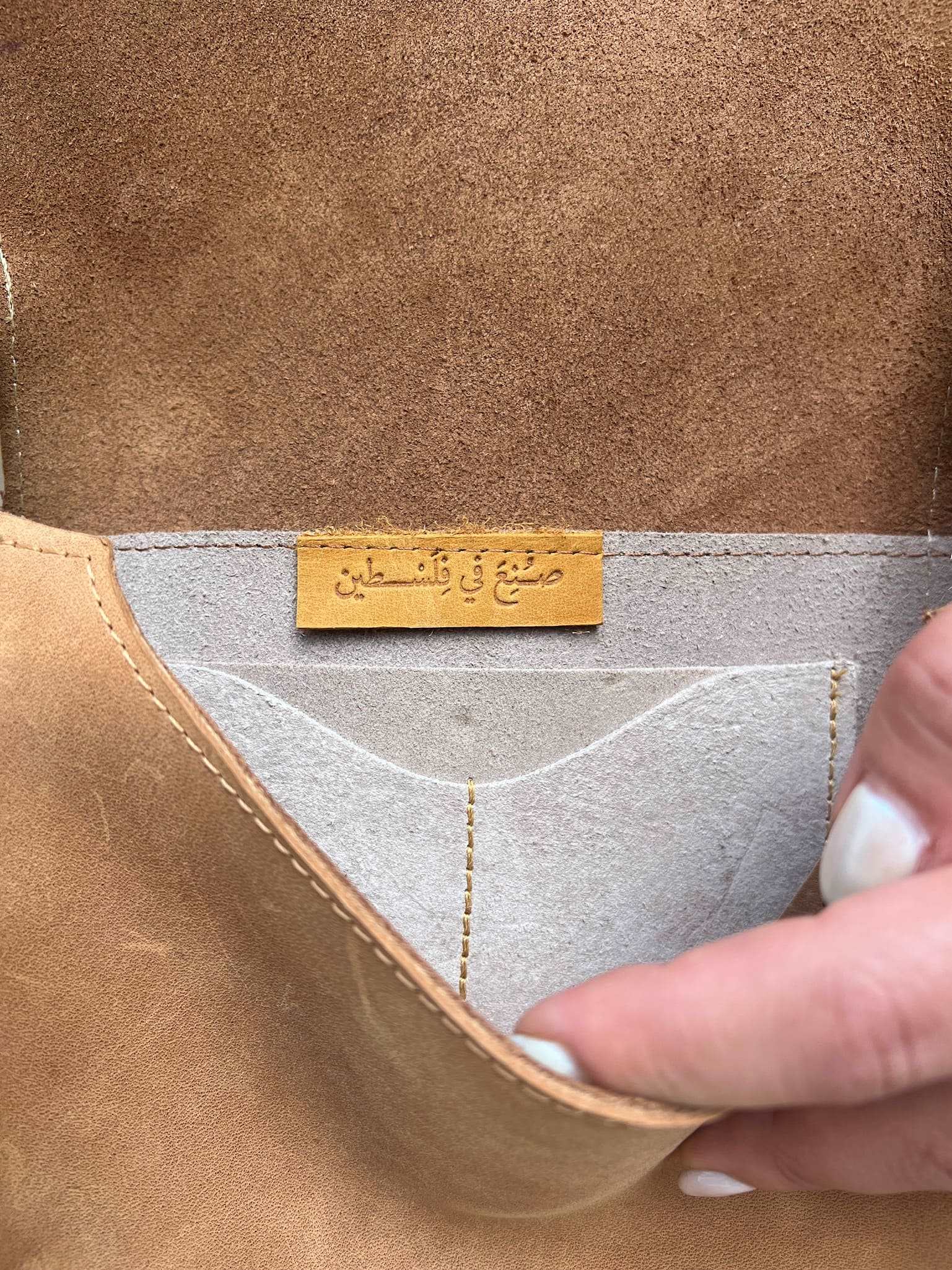 Leather-Cross-Body-Bag-Jelld-palestine-hebron