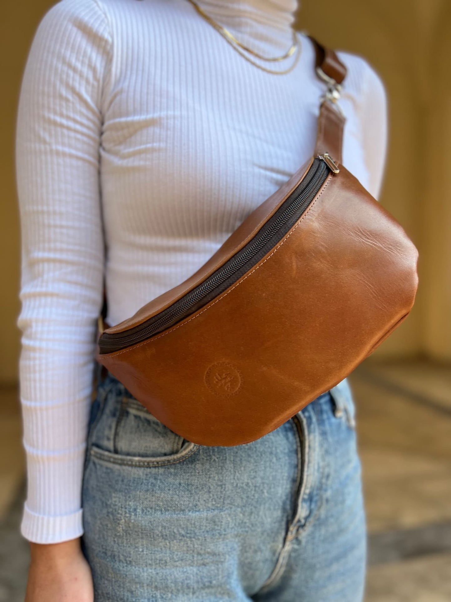 brown-camel-fanny-pack-leather