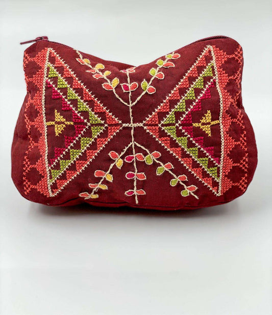 embroidered-purse-women-balata-refugee-camp