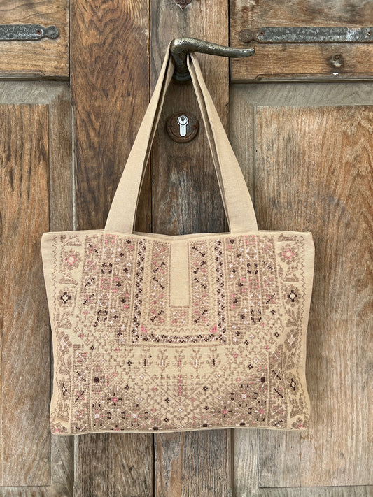 Emroidered linen handbags - Hilweh Market