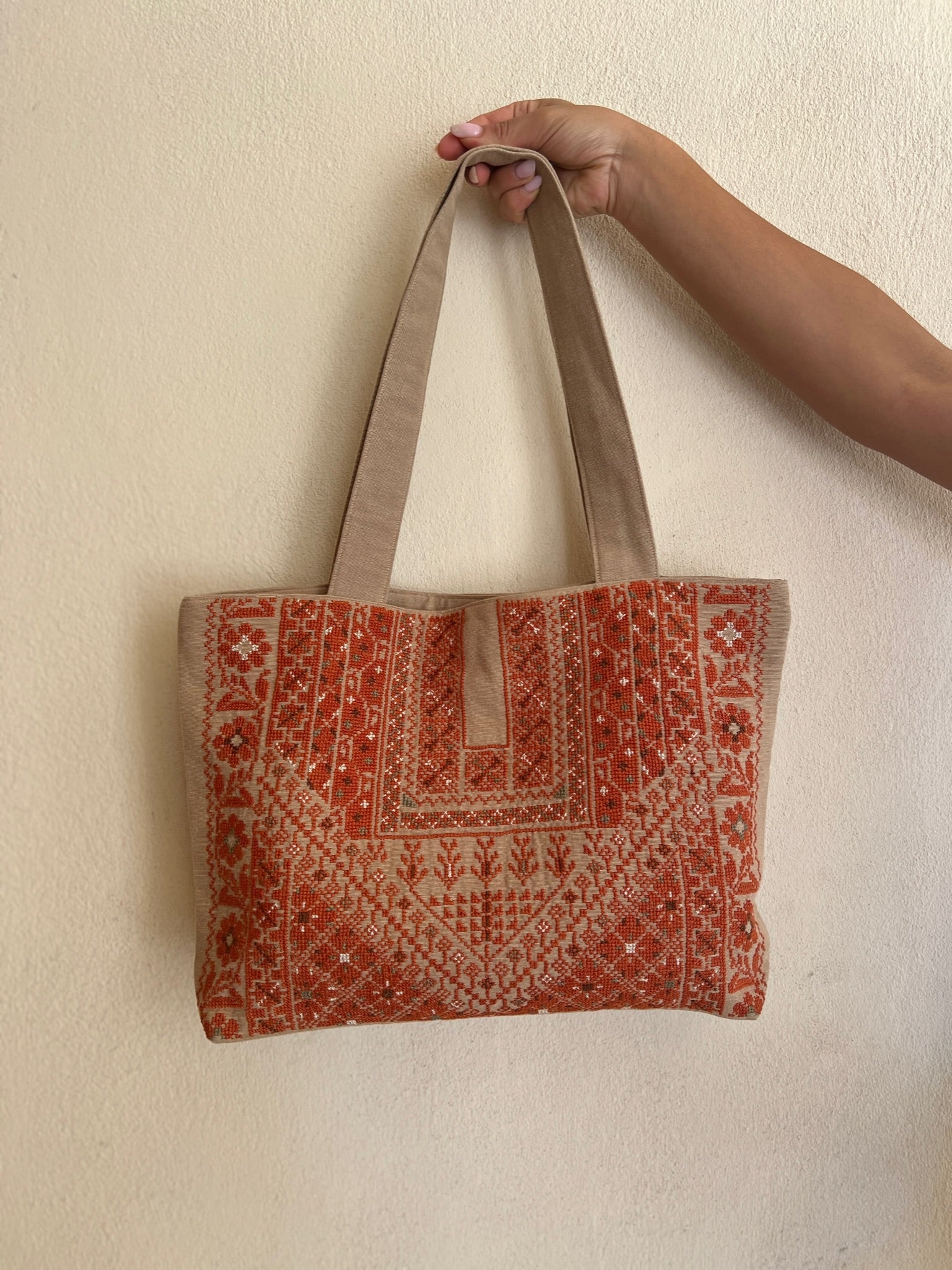 Emroidered linen handbags - Hilweh Market