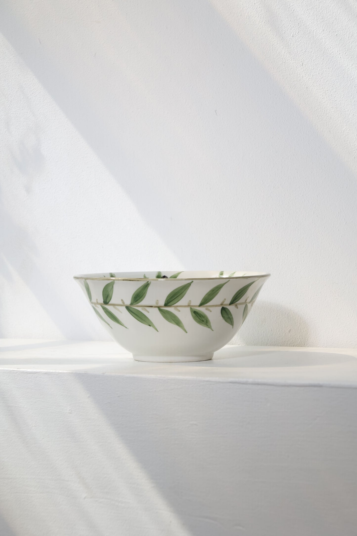 nisf-jbeil-ceramic-olive-leaf-bowl