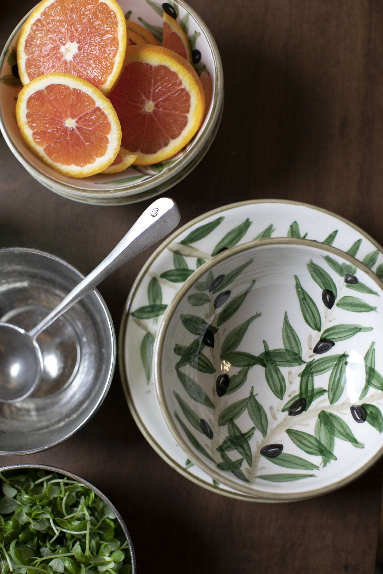 olive-bowls-green-mediterranean-leaves-nisf-jbeil