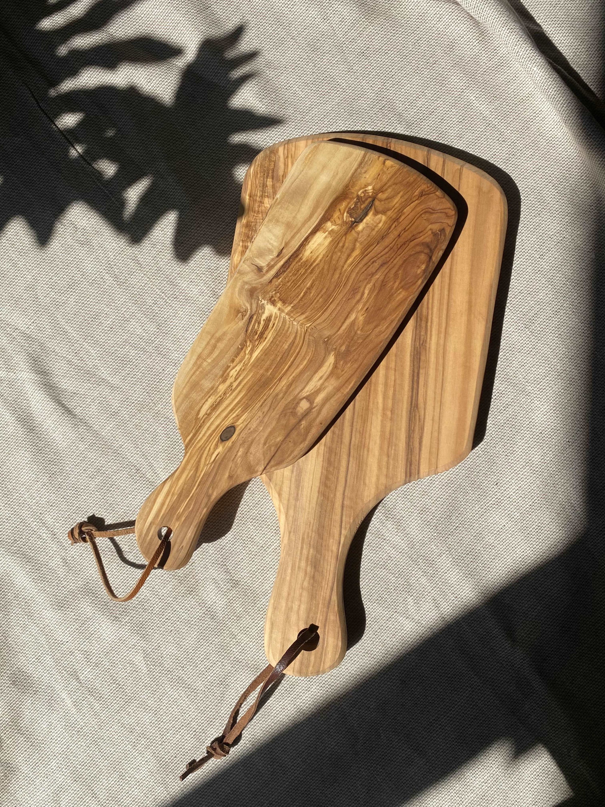 olive-wood-chopping-board-bethlehem-palestine