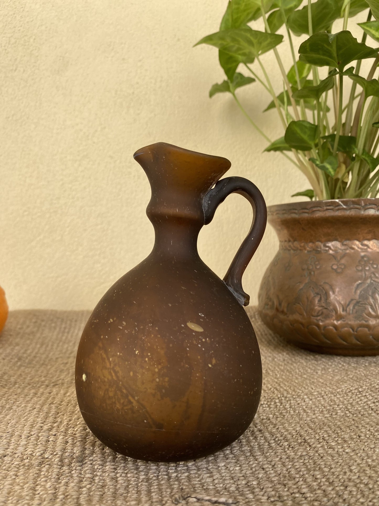 phoenician-glass-vase-brown-handle-hebron
