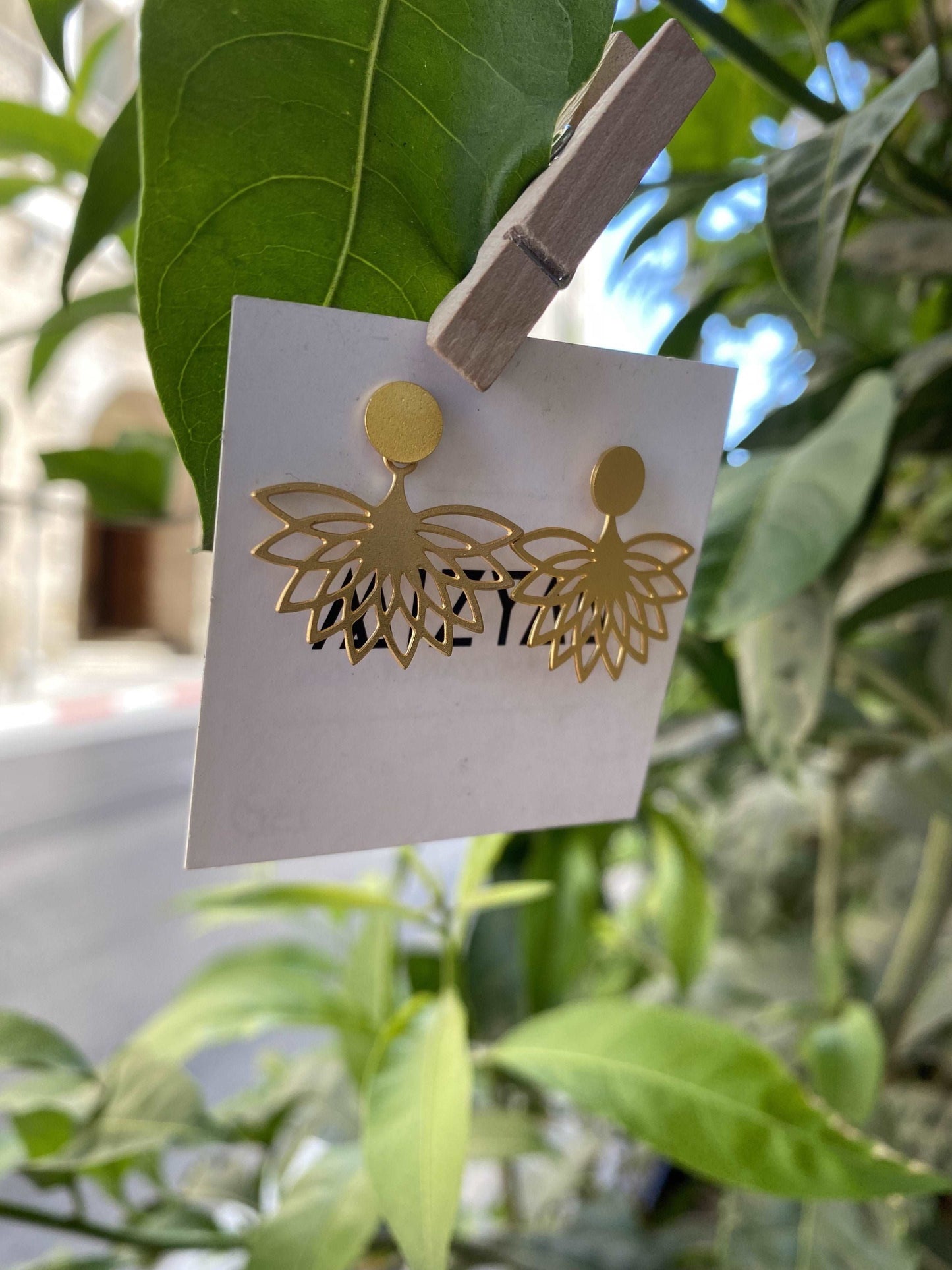 three-piece-jacket-earrings-mizyan-gold-lotus