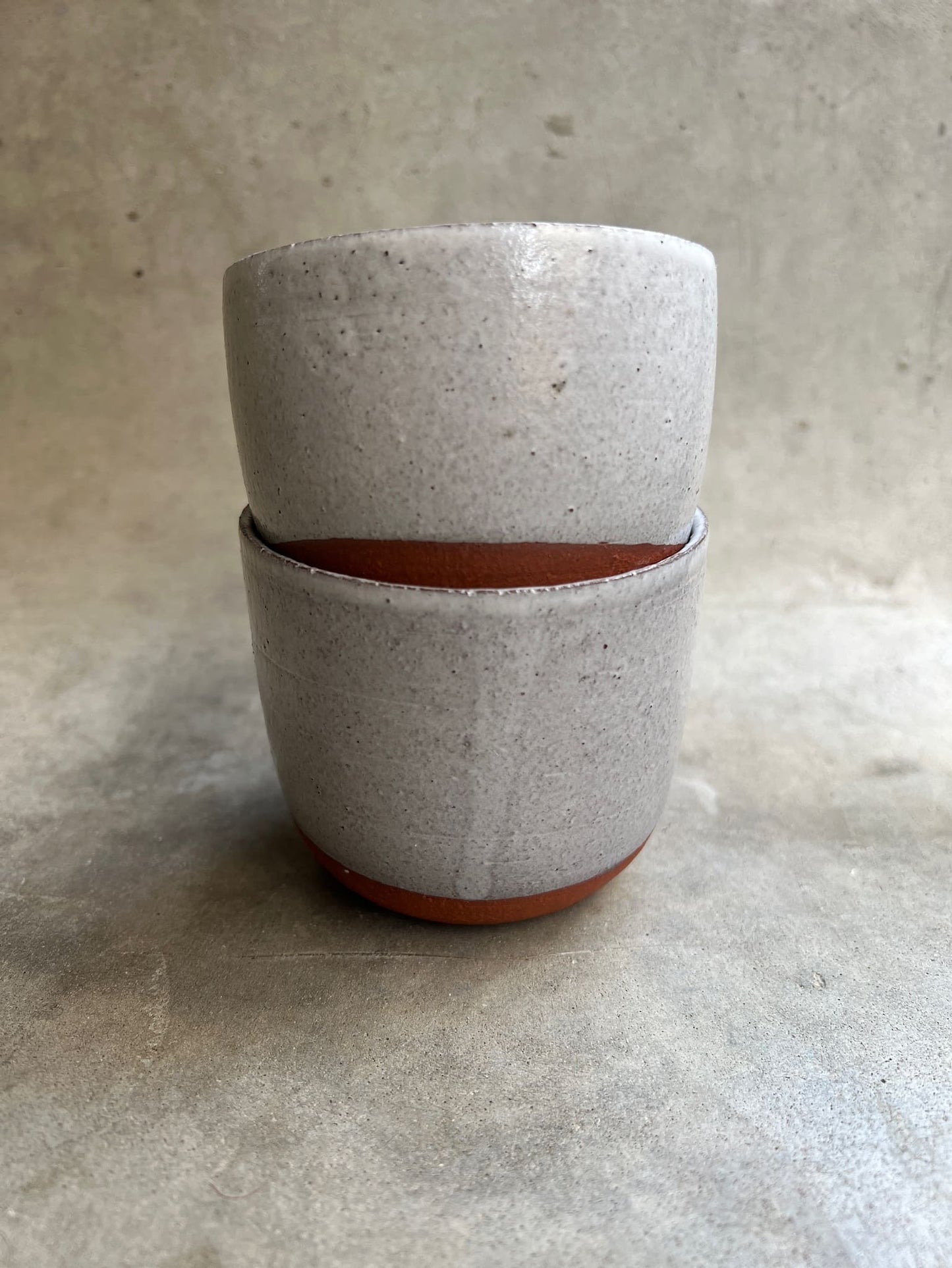 white-glaze-red-clay-coffee-cups-jaffa-nur-minawi